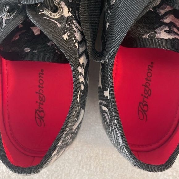 Brighton Black & Cream "Sketch" Floral Lace Sneakers with Patent Leather EUC - Picture 8 of 10